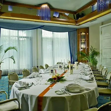 מלון Maritim 4*